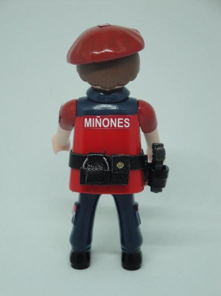 Playmobil personalizado uniforme Miñones de Álava Ertzaintza Policía del País Vasco Euskadi hombre [1]