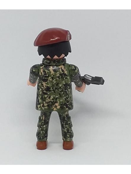 Playmobil personalizado con uniforme camuflaje de la Policía Militar del Ejército hombre [1]