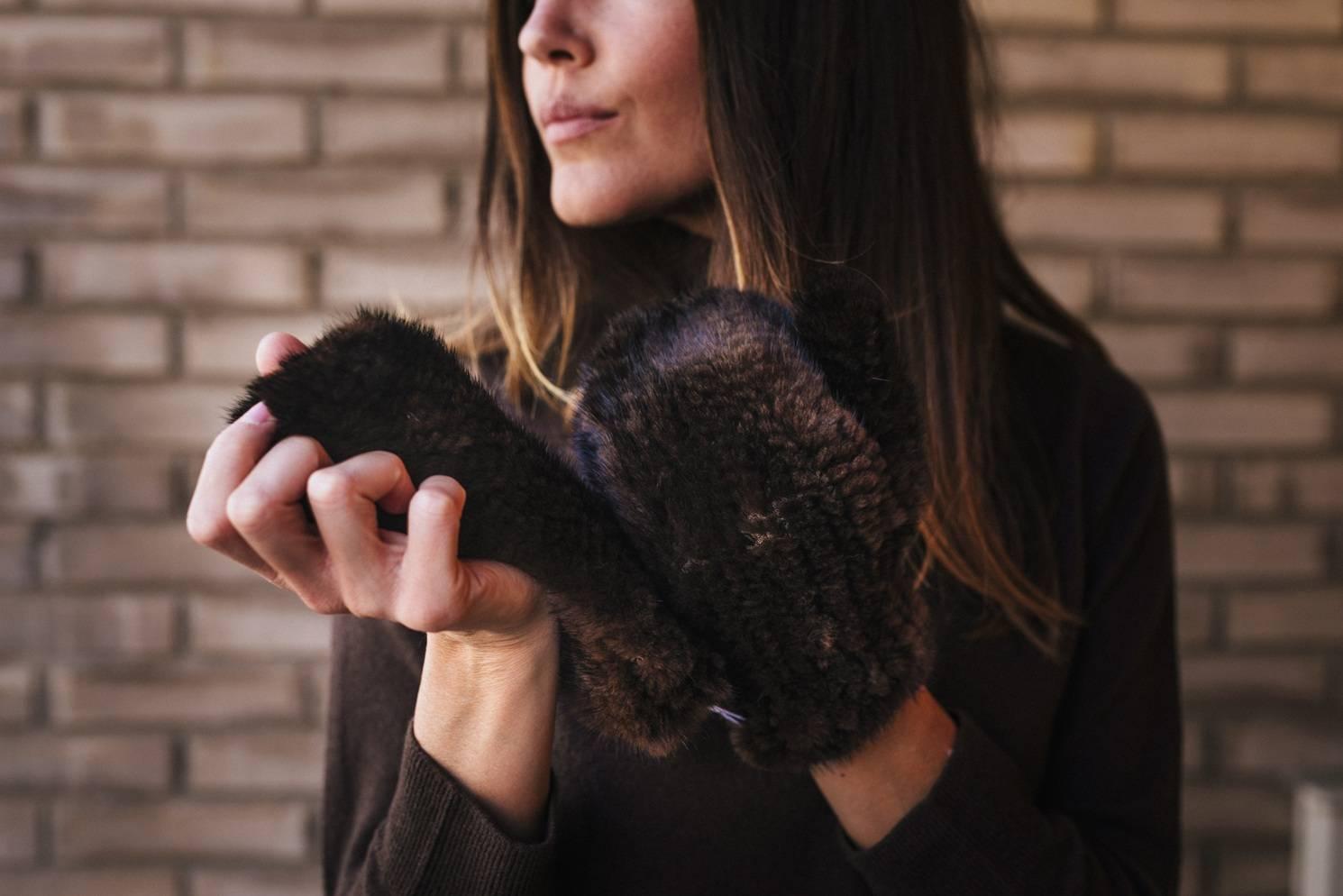 Manoplas visón chocolate