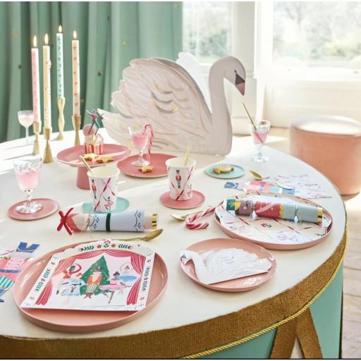 Platos con el escenario del ballet Cascanueces [1]