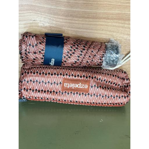 Paraguas mini manual con funda estampado geométrico [2]