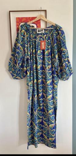 Vestido modelo ballon blue fish
