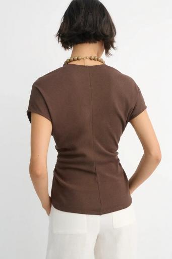 Camiseta algodón escote pico Akari chocolate [3]