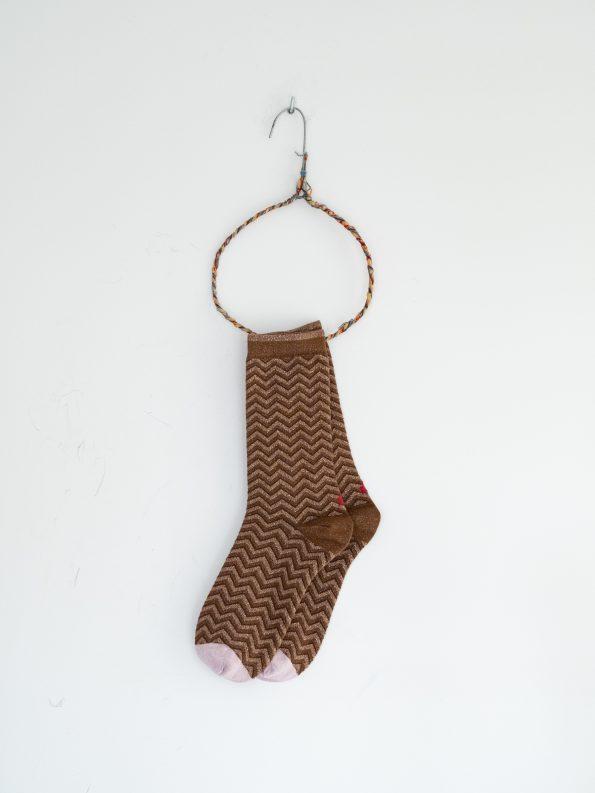 Calcetines zig zag marrón