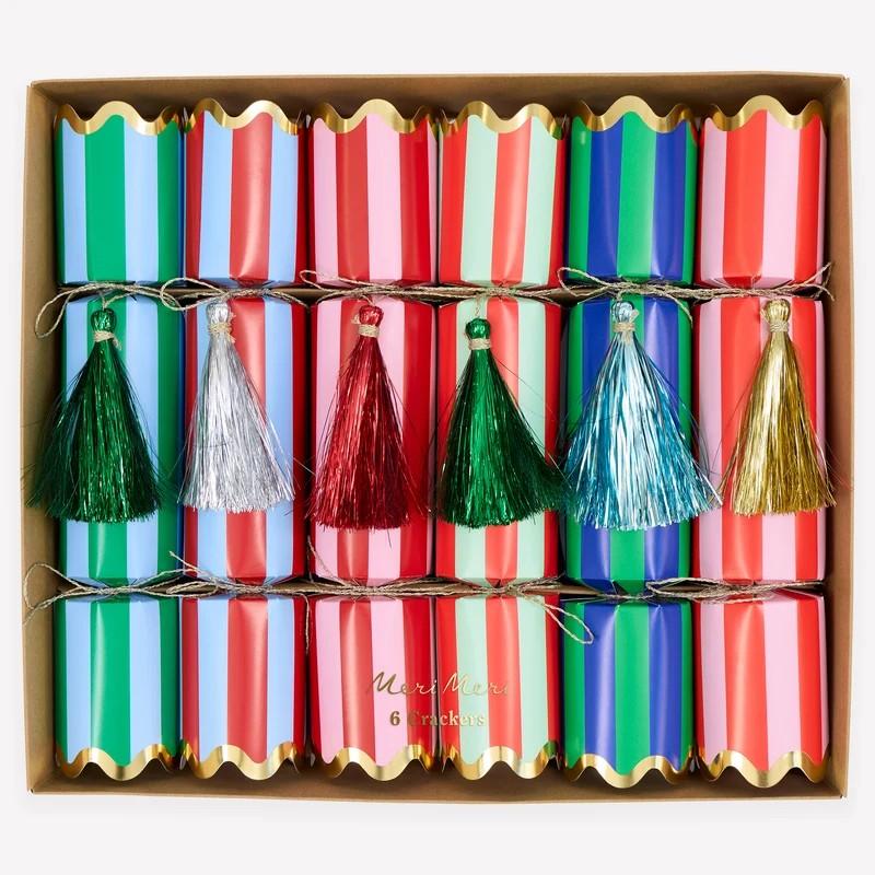 Crackers rayas con borlas