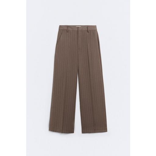 Pantalón raya diplomática marrón corte flare [0]