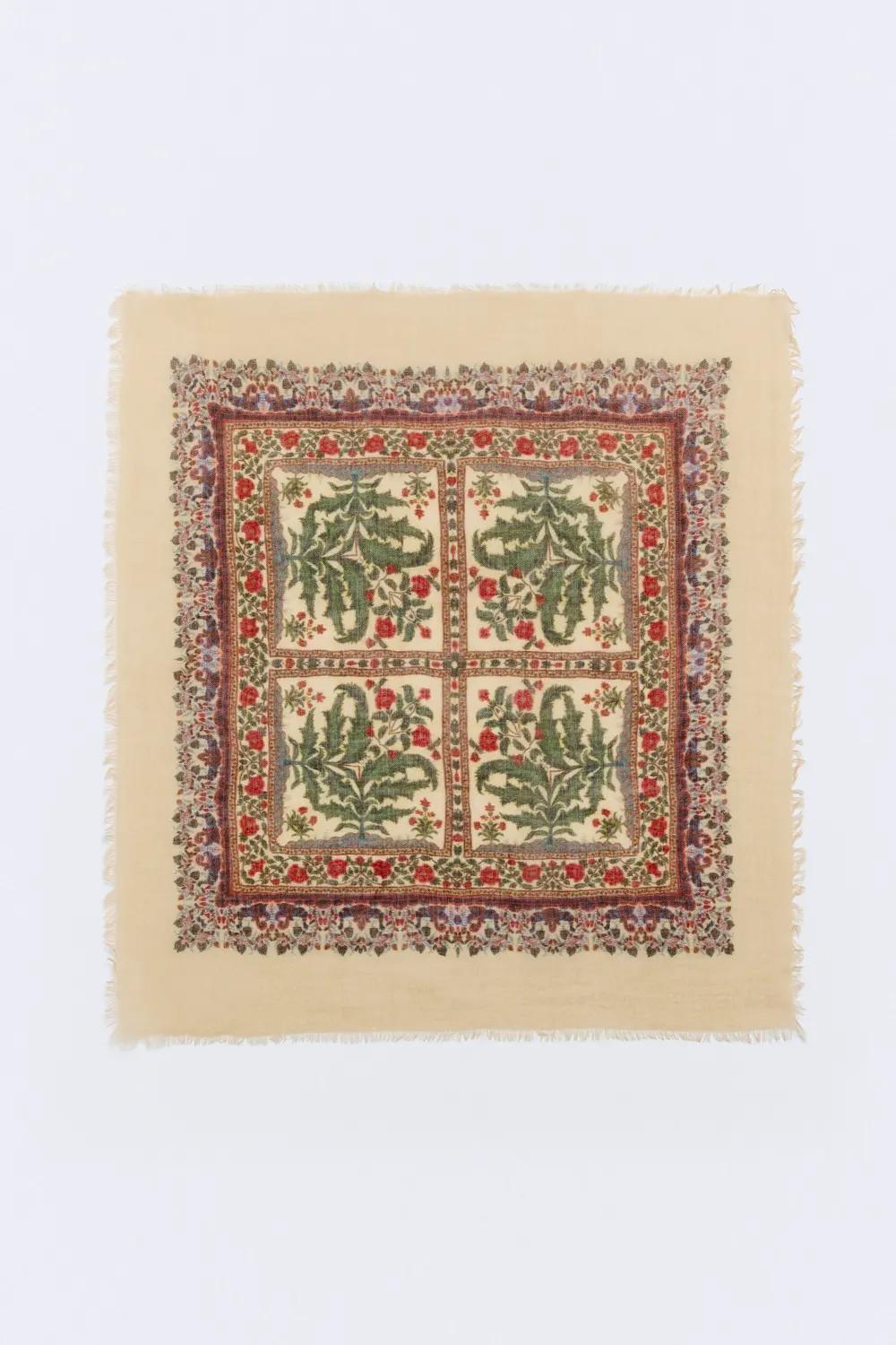 Pañuelo lana estampado motivos florales geométricos Lilibeth