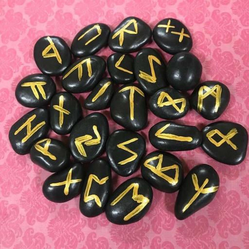 Runes Black Stone - Runas Piedra Negra - Vikings