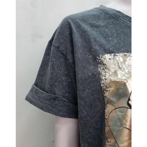 Camiseta gris efecto lavado dibujo dorado [0]