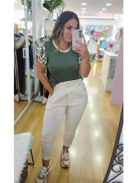 Pantalón mom fit beige