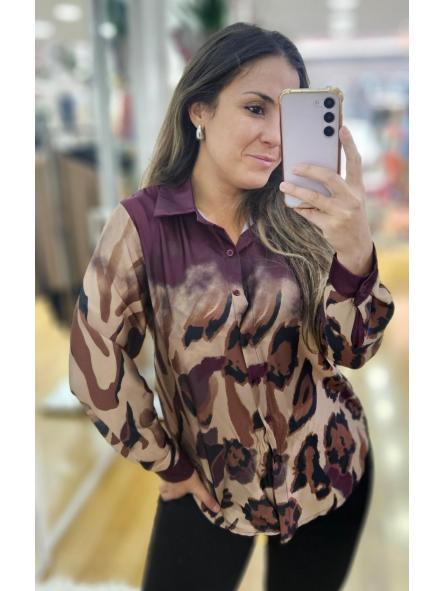 Camisa animal print degradado vino