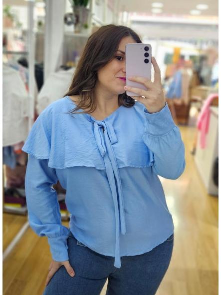 Blusa cuello bebé azul