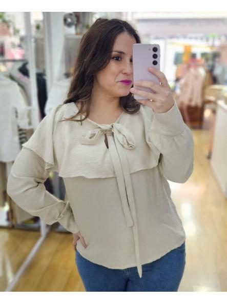 Blusa cuello bebé beige