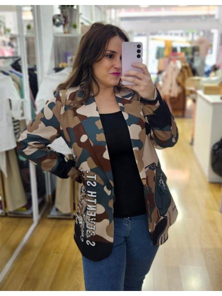 Blazer estampada camuflaje snoopy