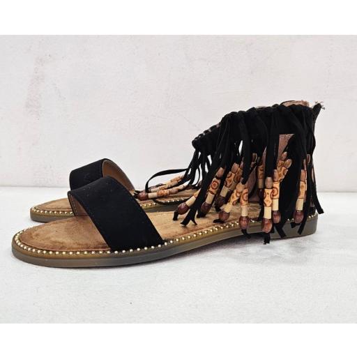 Sandalia boho plana negra