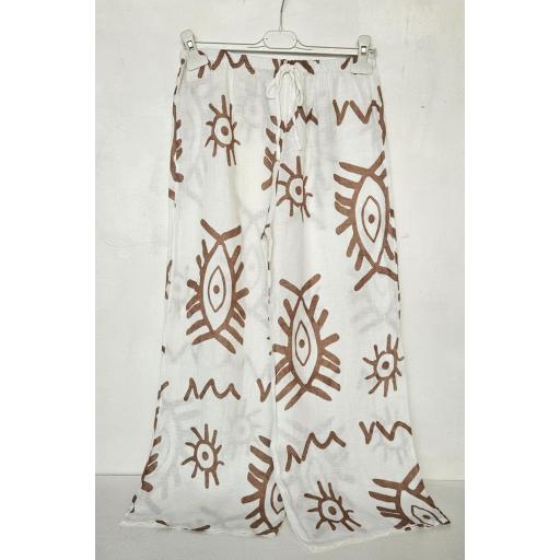 Pantalón hilo ojo turco camel