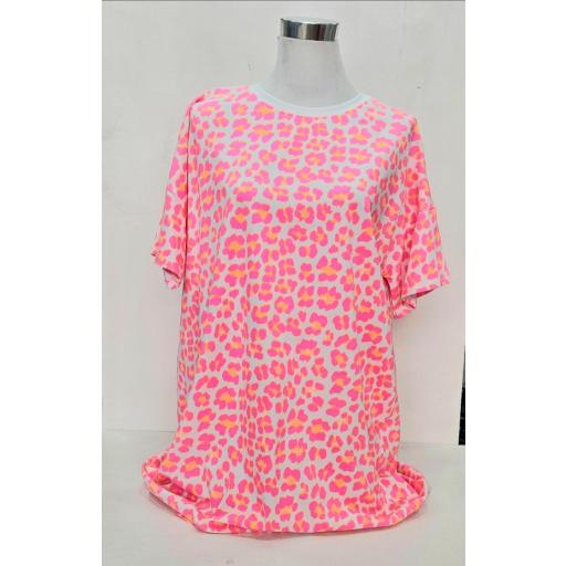 Vestido tipo camiseta animal print flúor rosa