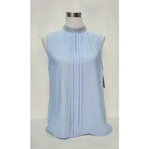 Blusa azul cuello abalorios