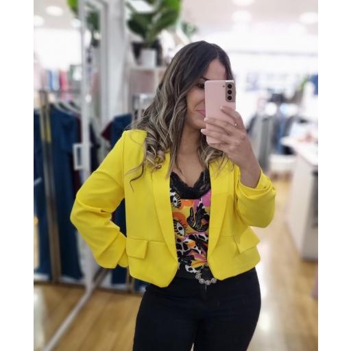 Blazer corto amarillo