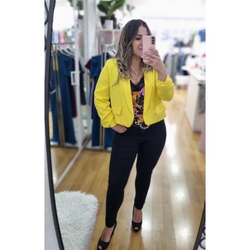 Blazer corto amarillo [1]