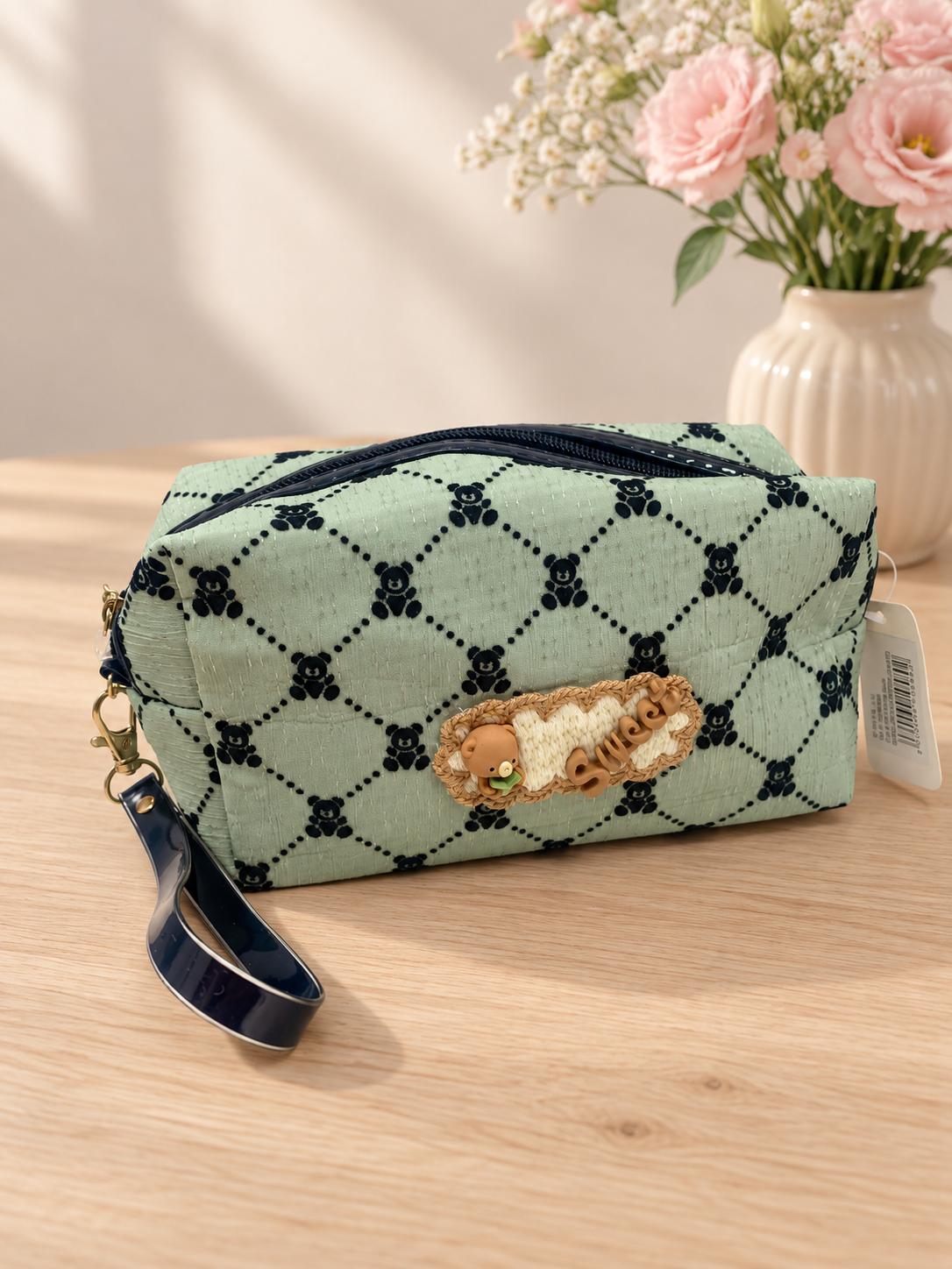 Neceser estuche verde con estampado de ositos y cremallera