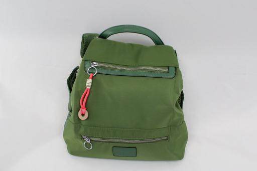 mochila verde mujer 2024.jpg [1]