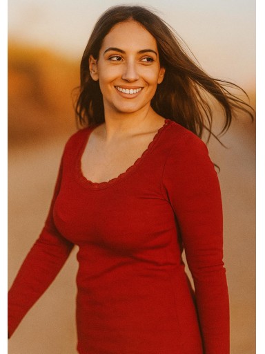 camiseta ajustada de moda mujer