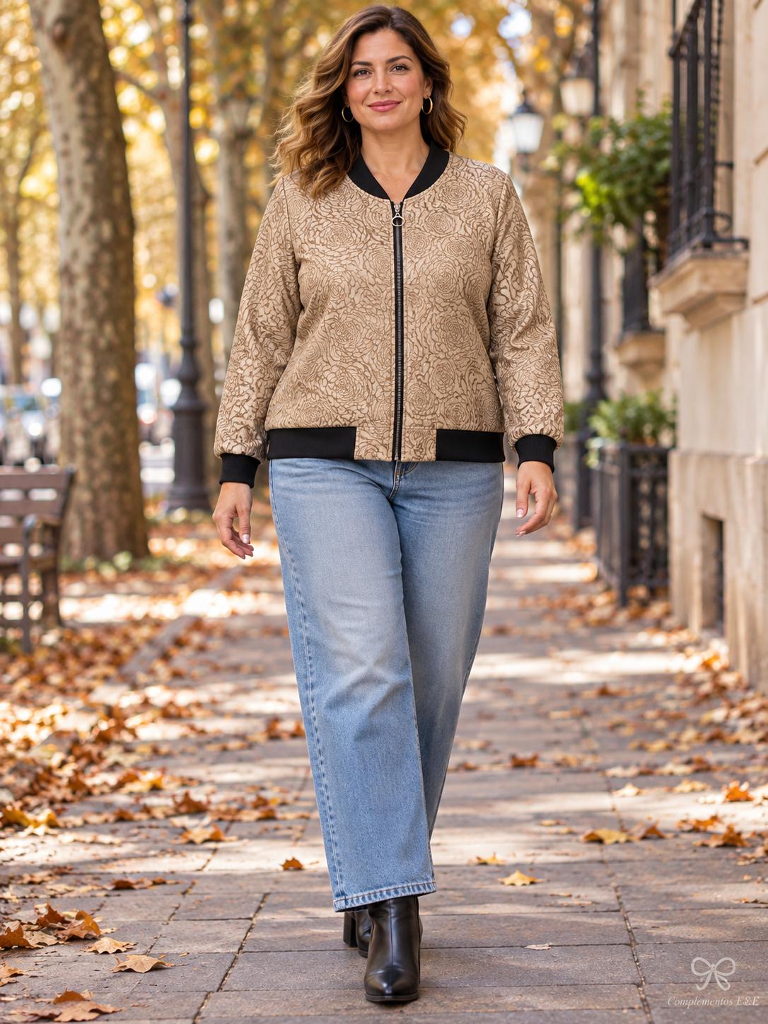Chaqueta estampada de mujer en colores tendencia