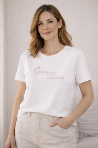 Sorpréndela con una camiseta que dice mucho con poco. [0]