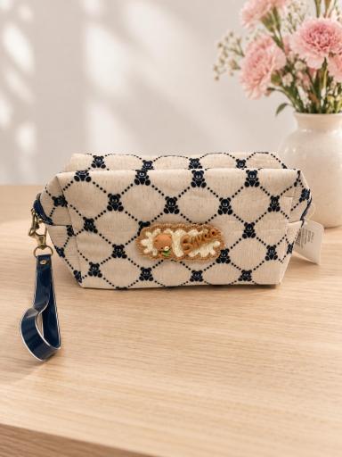 Neceser beige tipo estuche con estampado de ositos [2]