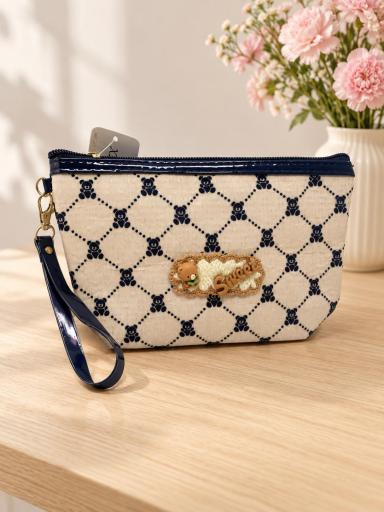 Neceser beige con estampado de ositos y cremallera [1]