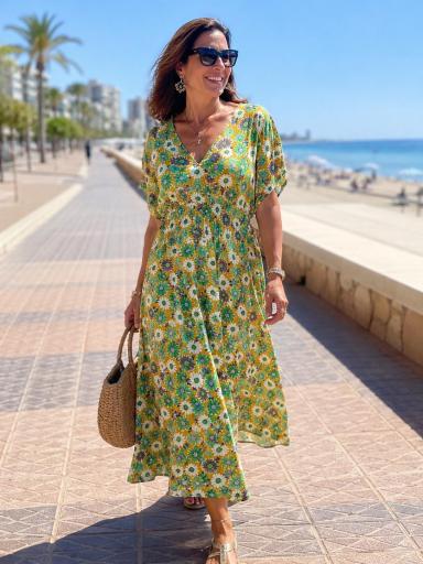 Vestido largo floral verde con manga corta y escote en pico [0]