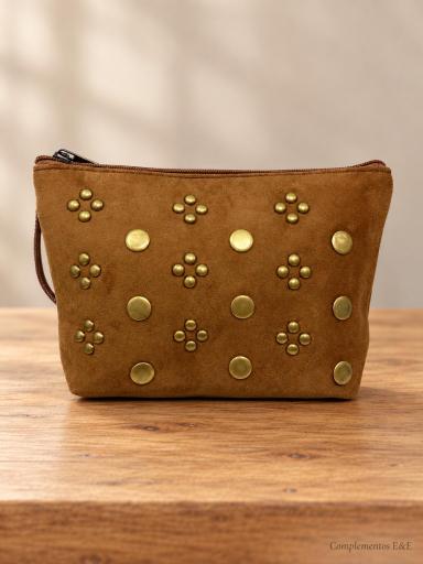 Bolso de mano camel efecto ante con cremallera y tachuelas doradas [0]