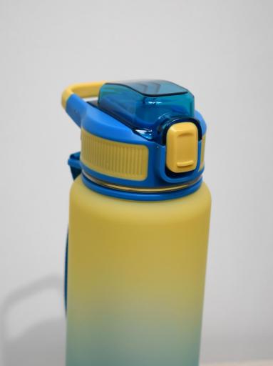 botella grande de agua [1]