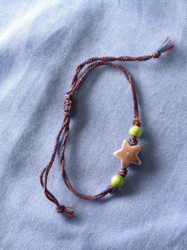 Pulsera de hilo con piedra de estrella: estilo y comodidad [3]