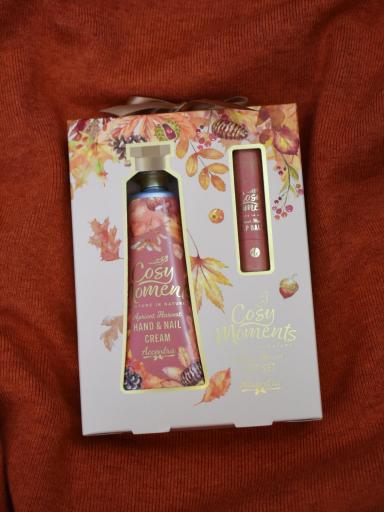 Pack Cozy Moments Accentra con crema de manos y labial de karité [0]