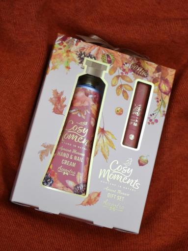 Crema de manos vegana de karité con aroma a albaricoque [1]