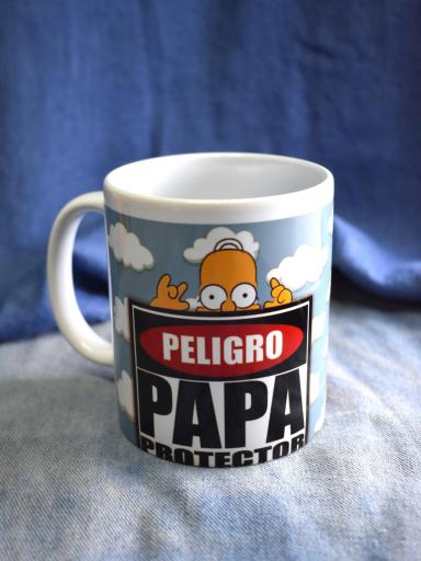 Regalo Original para Papá: Taza 'Peligro Papá Protector' de Homer Simpson [1]