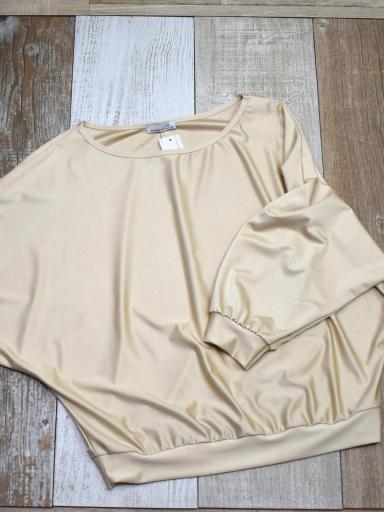 Camiseta curvy beige manga larga con puño [3]