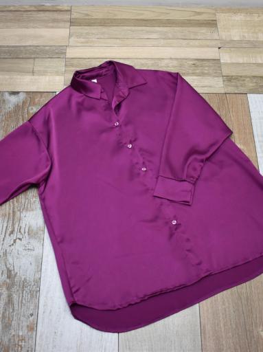 Camisa de raso curvy color buganvilla