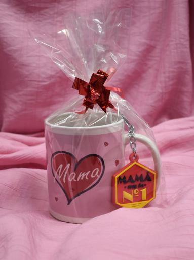 pack regalo mama numero 1 taza con corazon y llavero dia de la madre