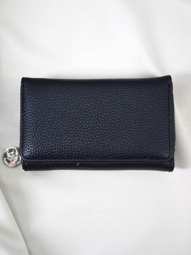 monedero grande negro elegante con acabado texturizado y cierre seguro