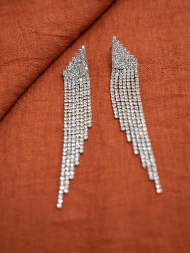 Pendientes elegantes largos plateados con tiras brillantes [1]