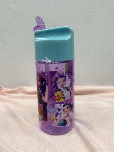 Botella morada Huntrix para la vuelta al cole [2]