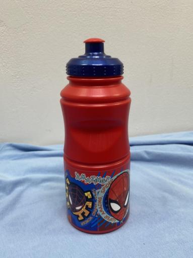 Botella Spiderman para el cole roja y azul
