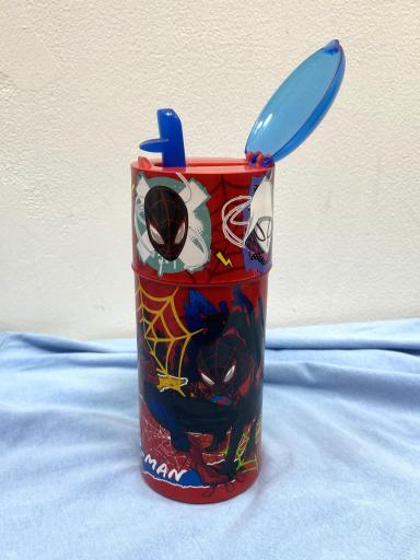 Botella escolar Spiderman con tapa abatible [3]