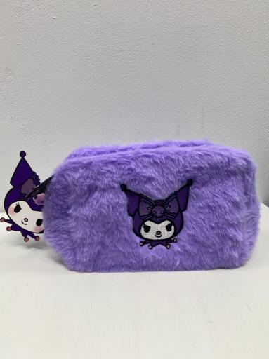 Estuche Kuromi amplio con bordado y tirador decorativo [1]