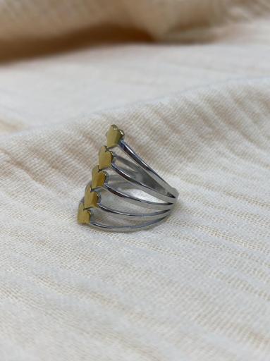 Anillo ajustable con varias tiras plateadas y corazones dorados [2]