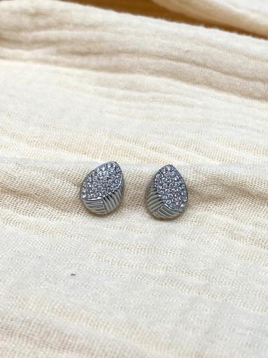 Pendientes pequeños con brillos de acero en color dorado y plateado [2]