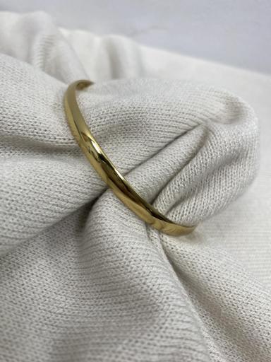 Pulsera aro dorada minimalista de mujer [2]